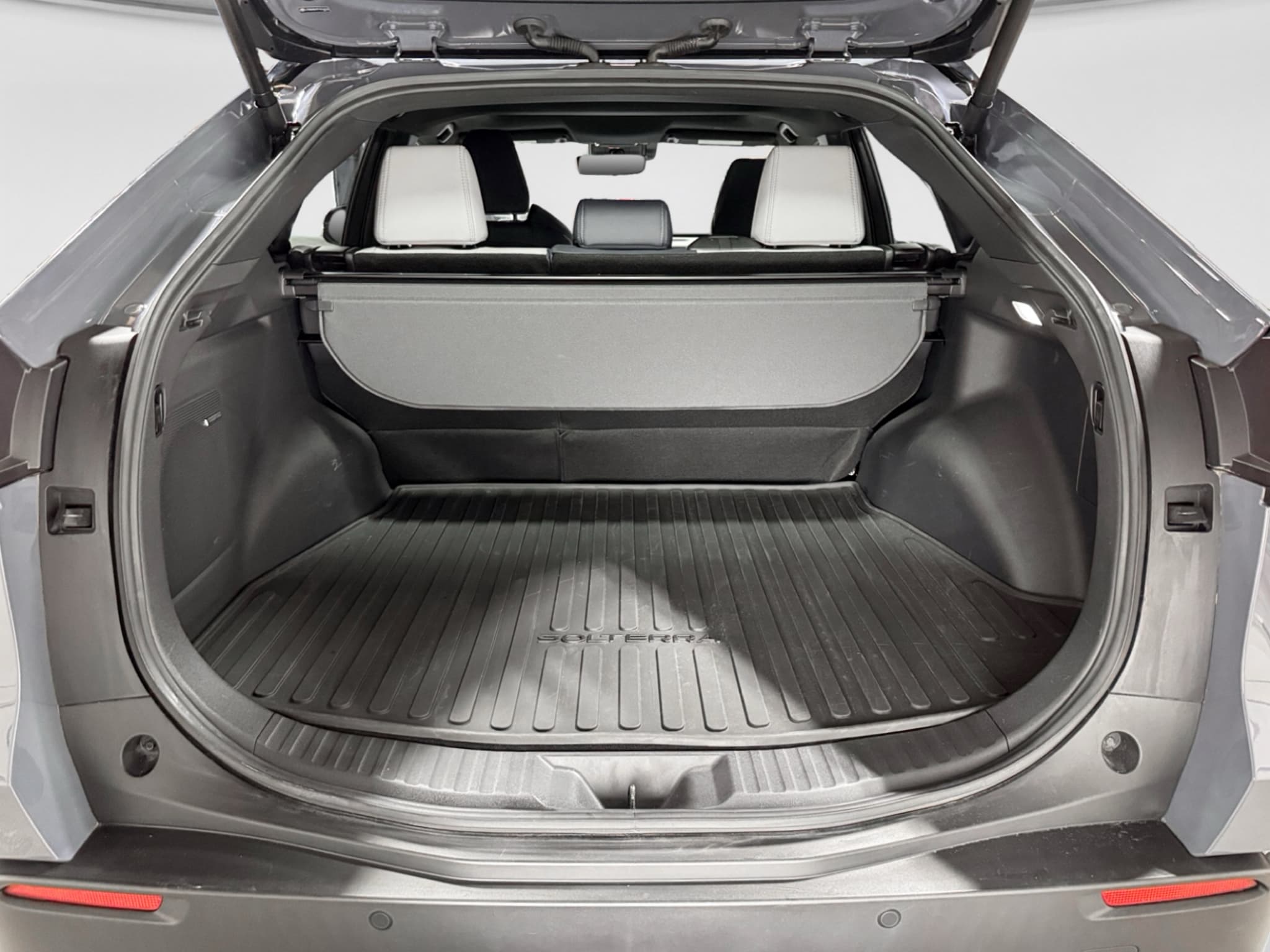 2023 Subaru Solterra view 21