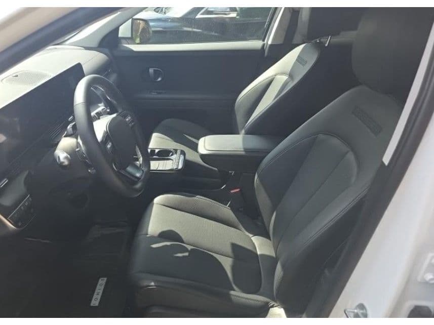 2025 Hyundai IONIQ 5 view 5