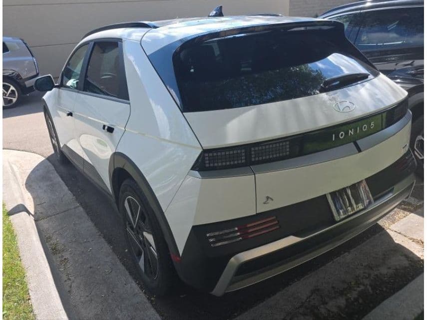 2025 Hyundai IONIQ 5 view 4