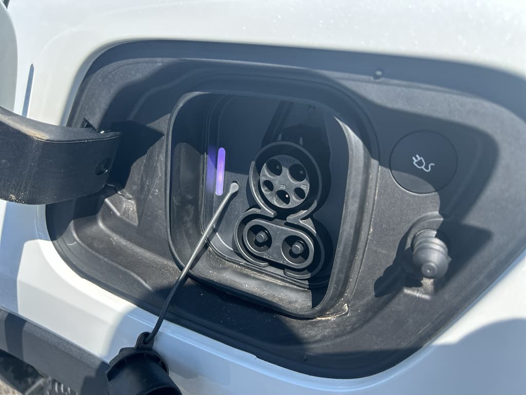 2022 Volvo C40 view 5