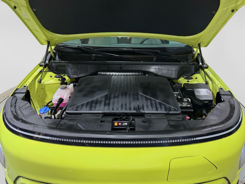 2024 Hyundai Kona view 26