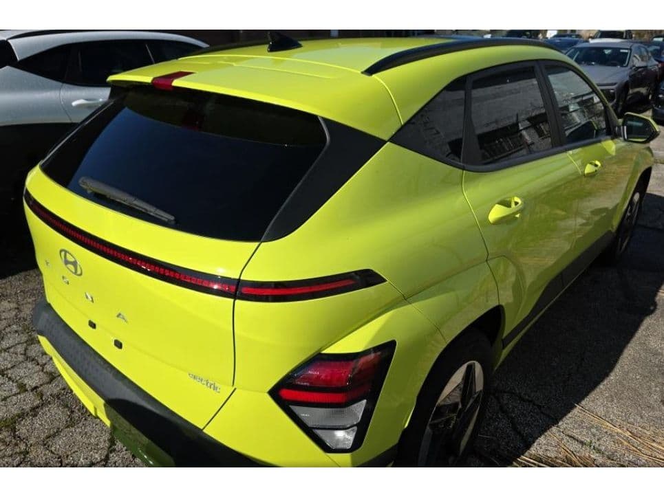 2024 Hyundai Kona view 3