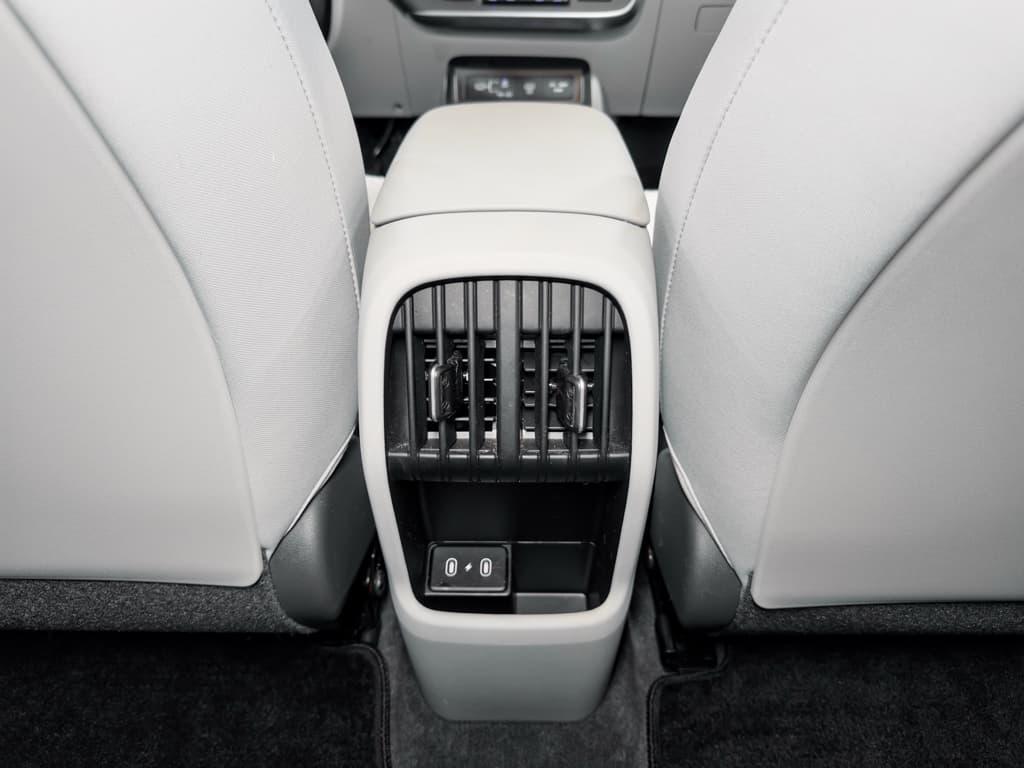 2024 Hyundai Kona view 22