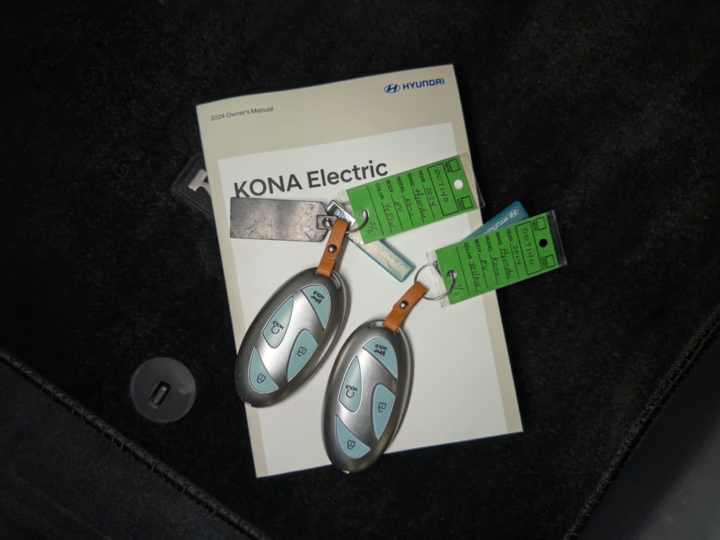 2024 Hyundai Kona view 24