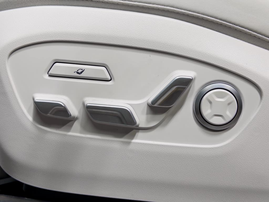 2026 Hyundai IONIQ 9 view 7