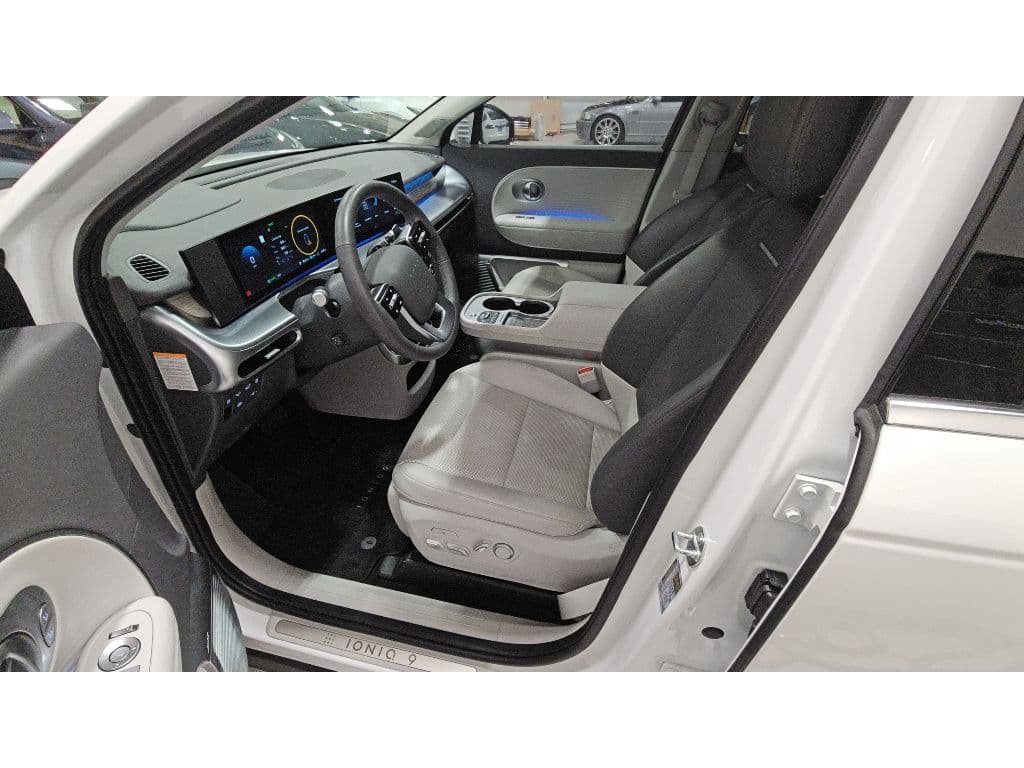 2026 Hyundai IONIQ 9 view 5