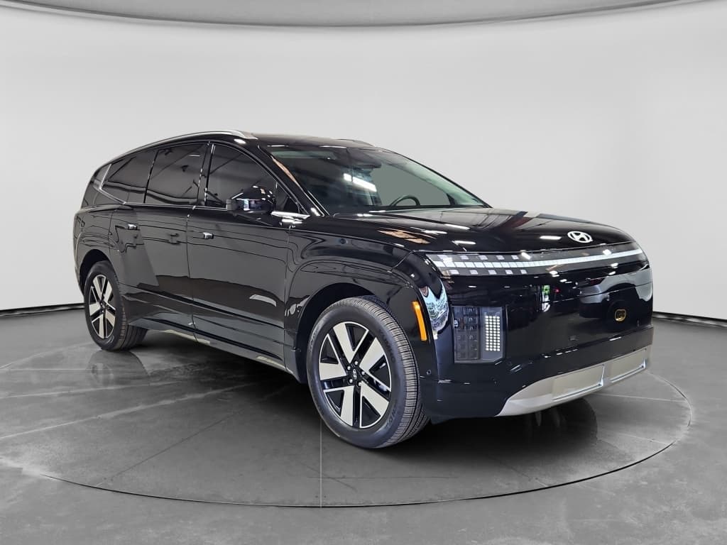 2026 Hyundai IONIQ 9 view 4