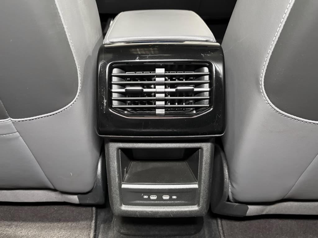 2023 Volkswagen ID.4 view 19