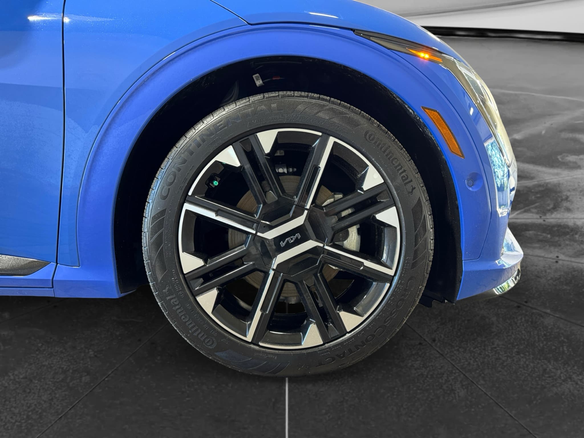 2025 Kia EV6 view 36