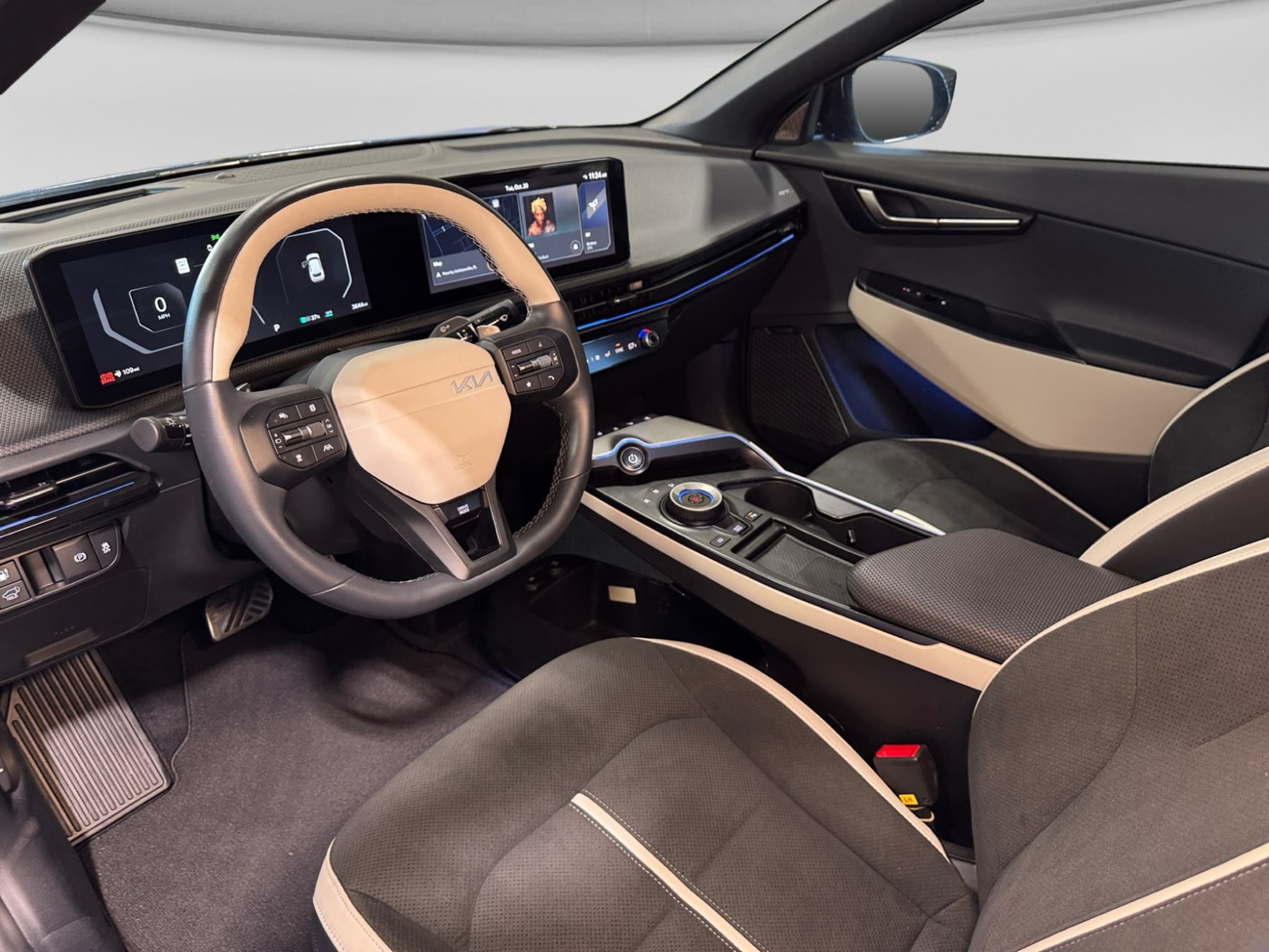 2025 Kia EV6 view 18