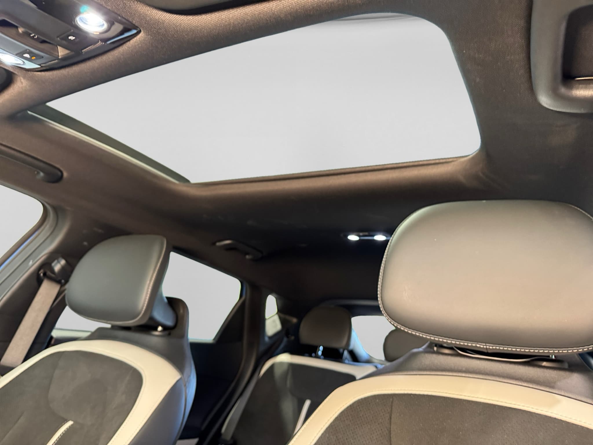 2025 Kia EV6 view 25