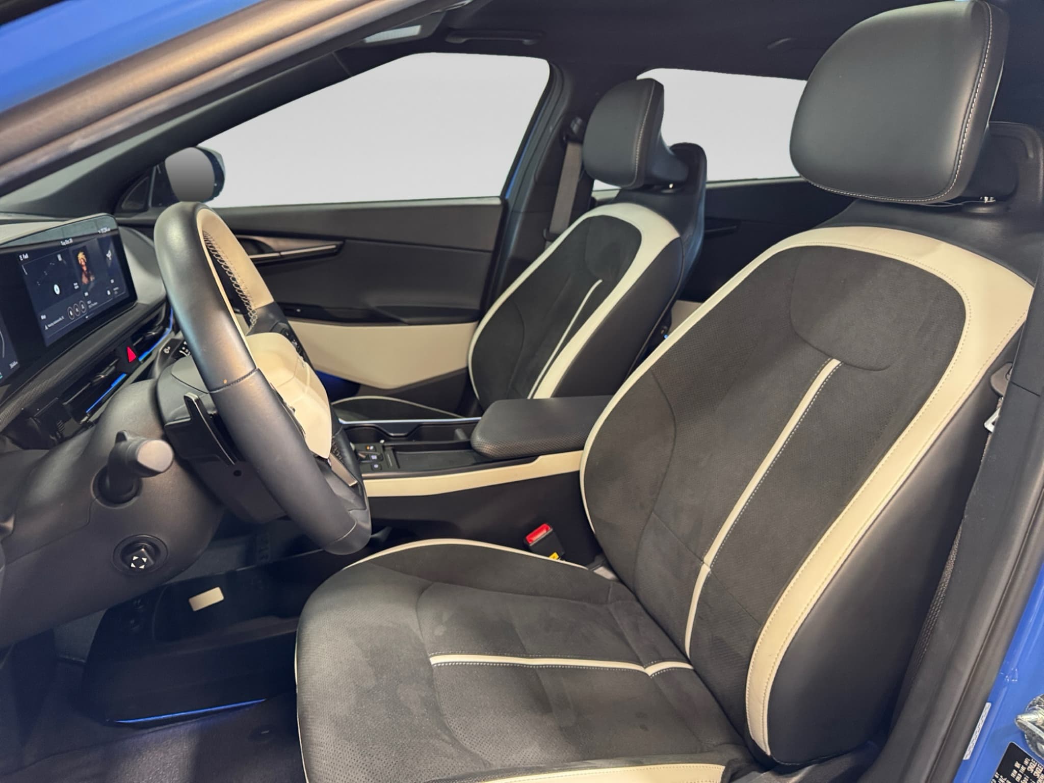 2025 Kia EV6 view 17