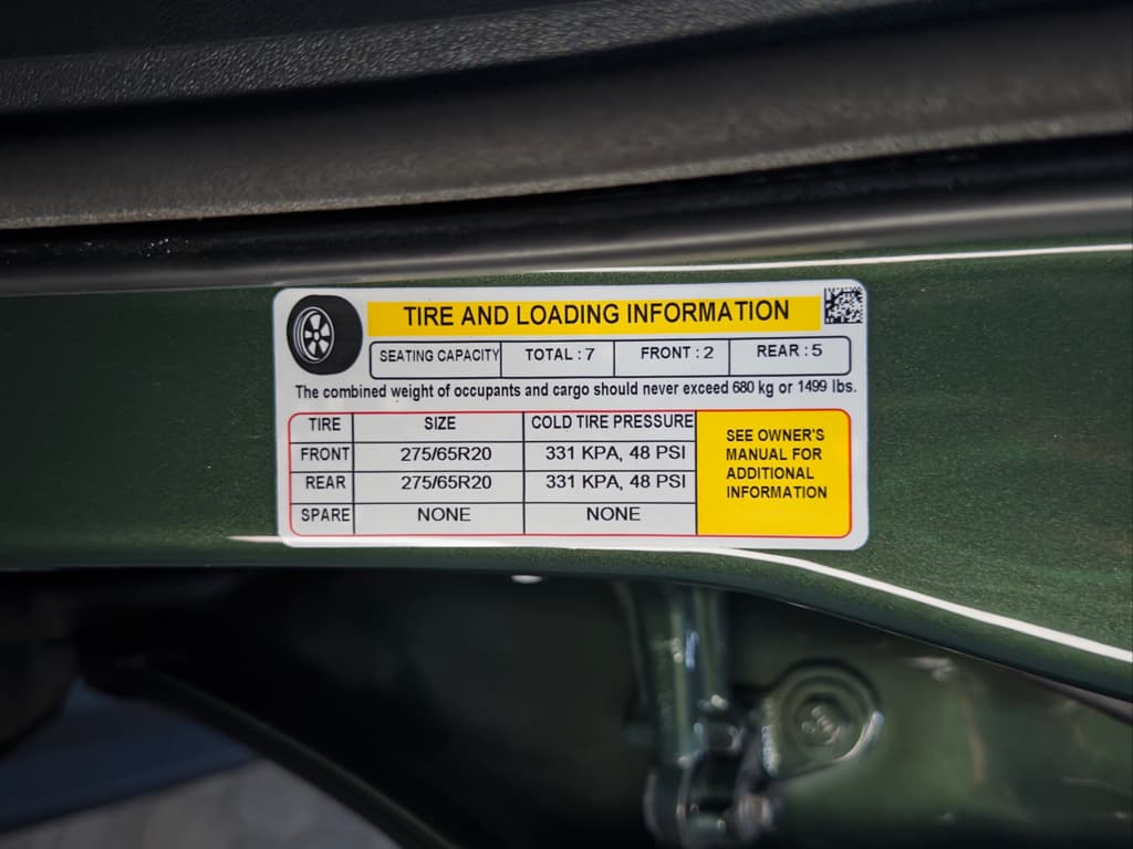 2023 Rivian R1S view 30