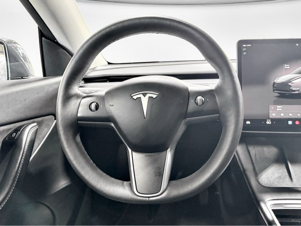 2022 Tesla Model Y view 7