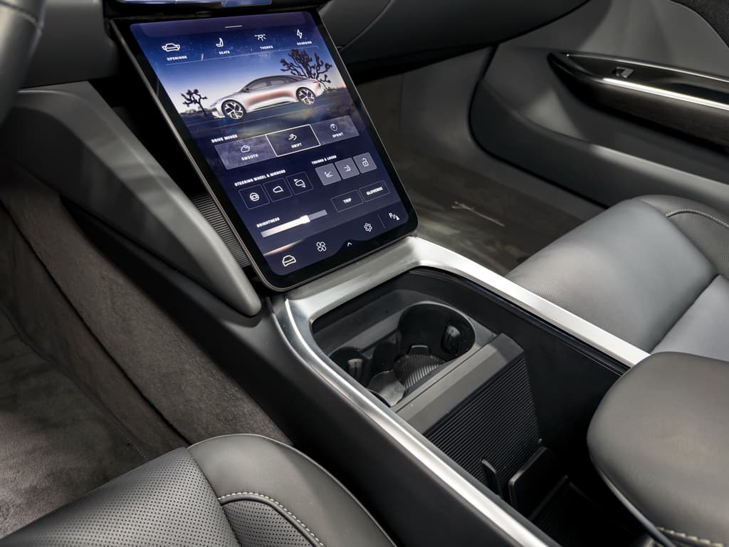 2025 Lucid Air view 19