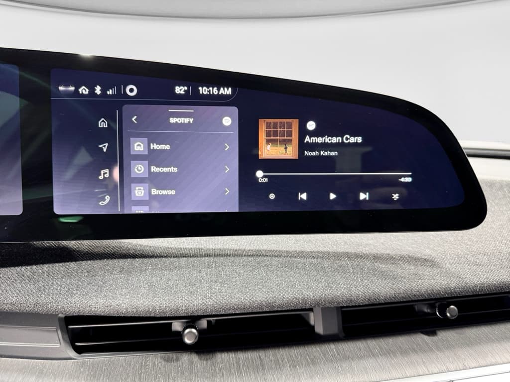 2025 Lucid Air view 11