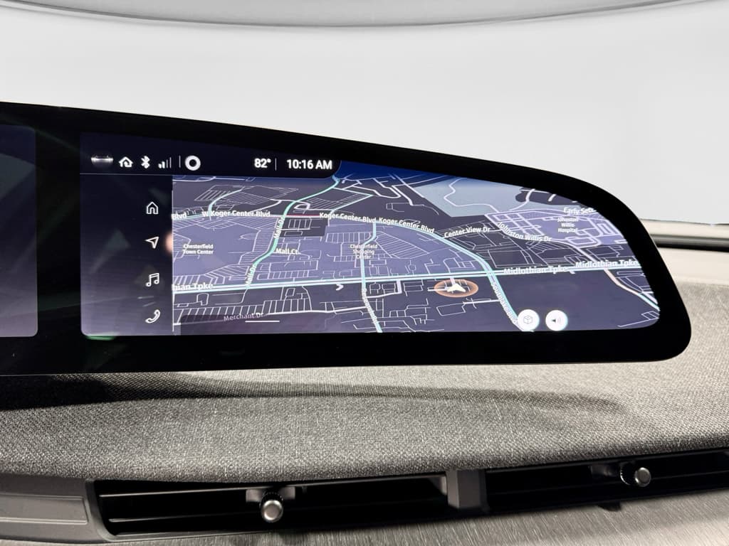 2025 Lucid Air view 10
