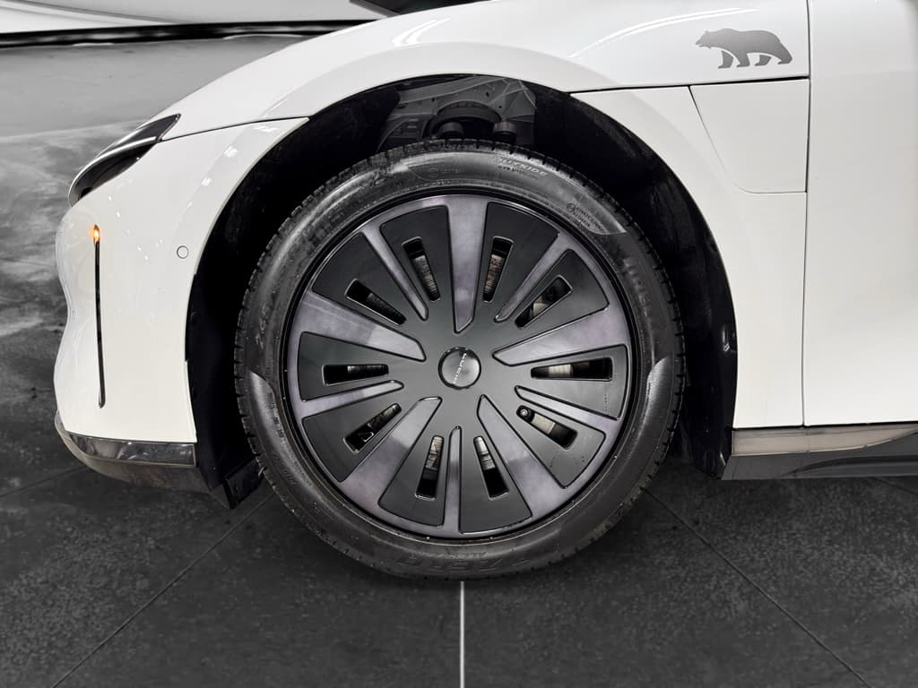 2025 Lucid Air view 31