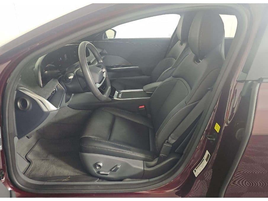 2023 Lucid Air view 5