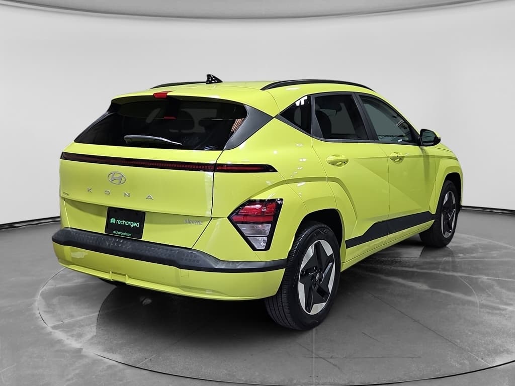 2024 Hyundai Kona view 3