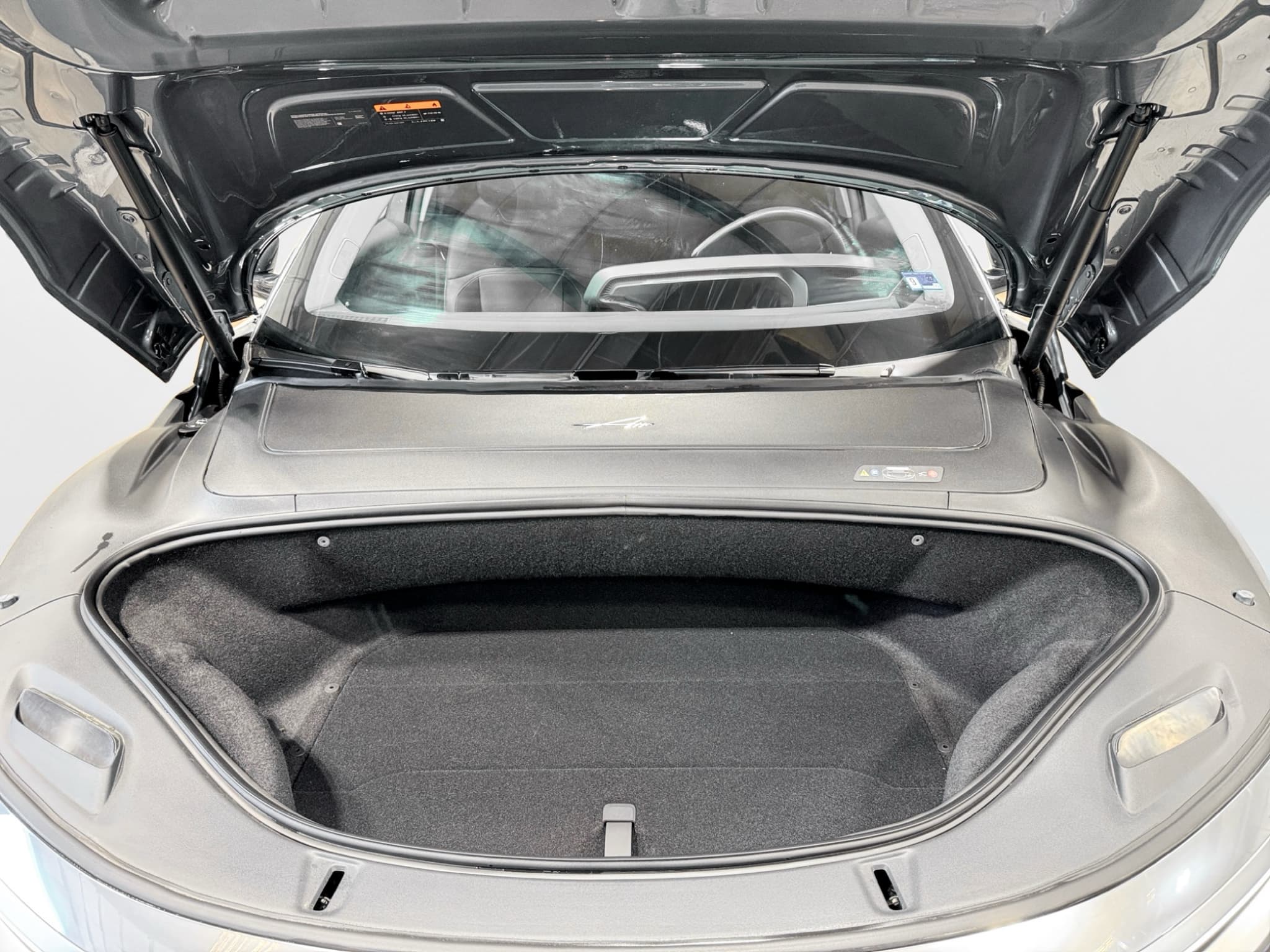 2025 Lucid Air view 24