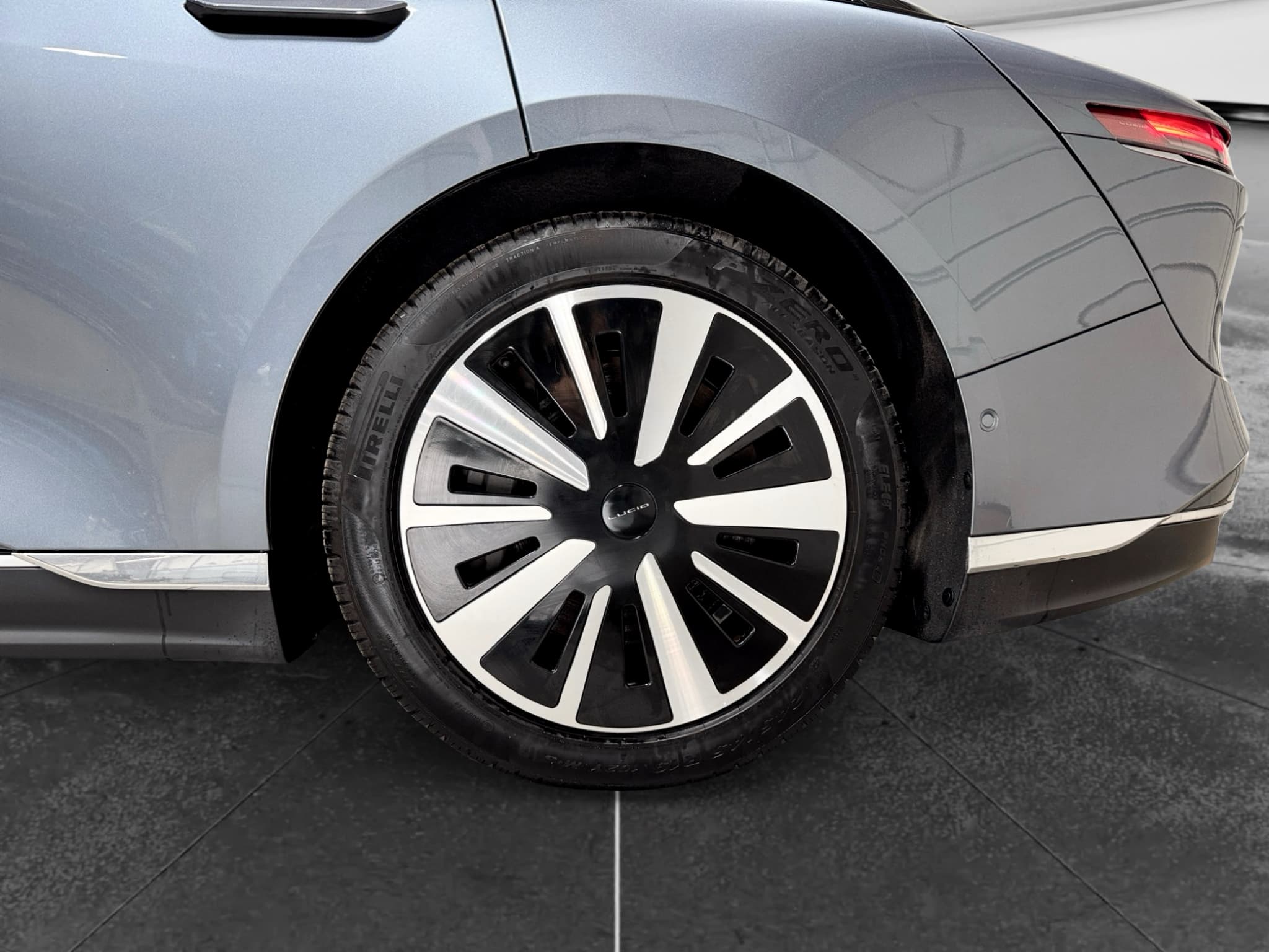2025 Lucid Air view 31