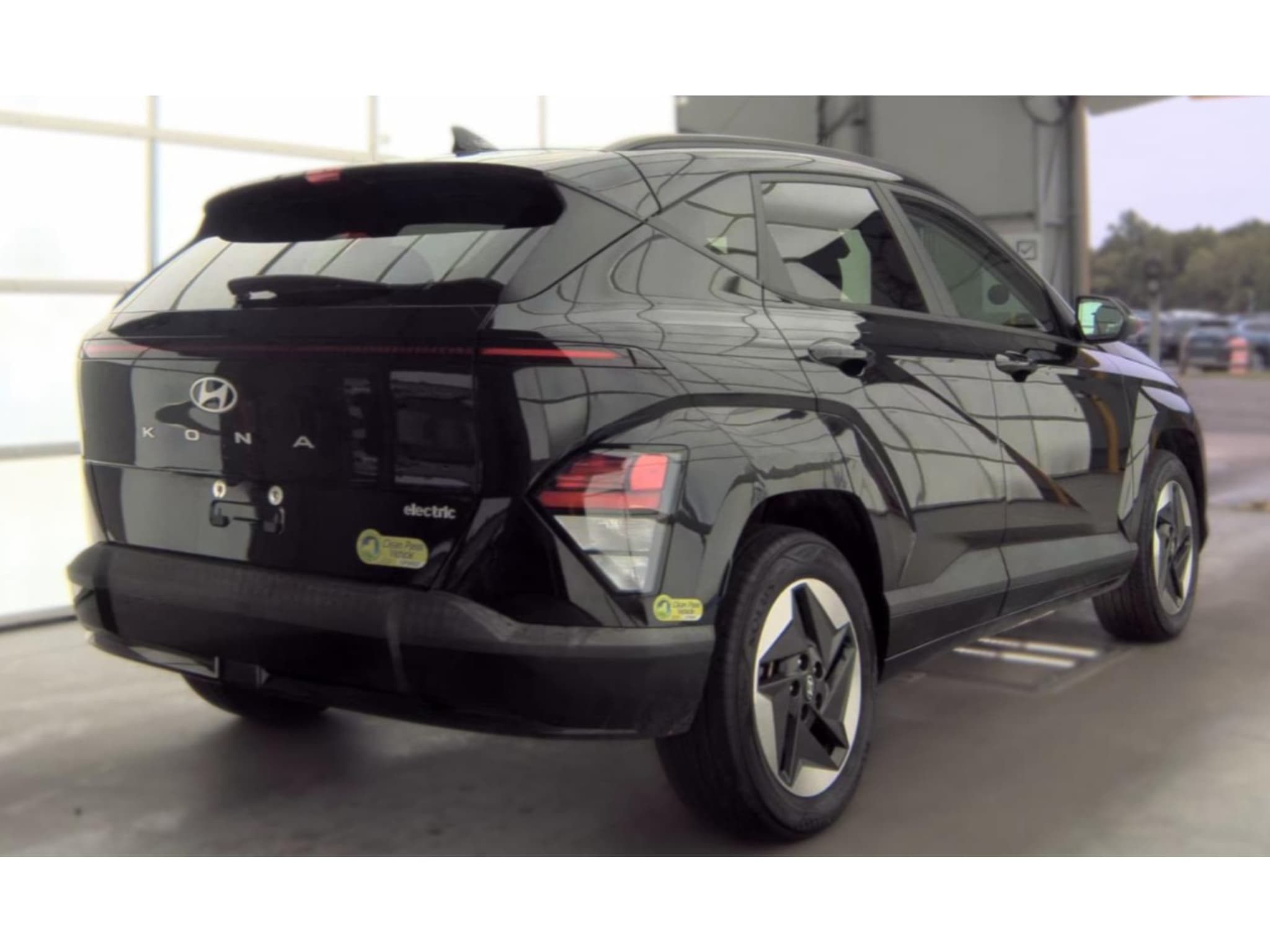 2024 Hyundai Kona view 3