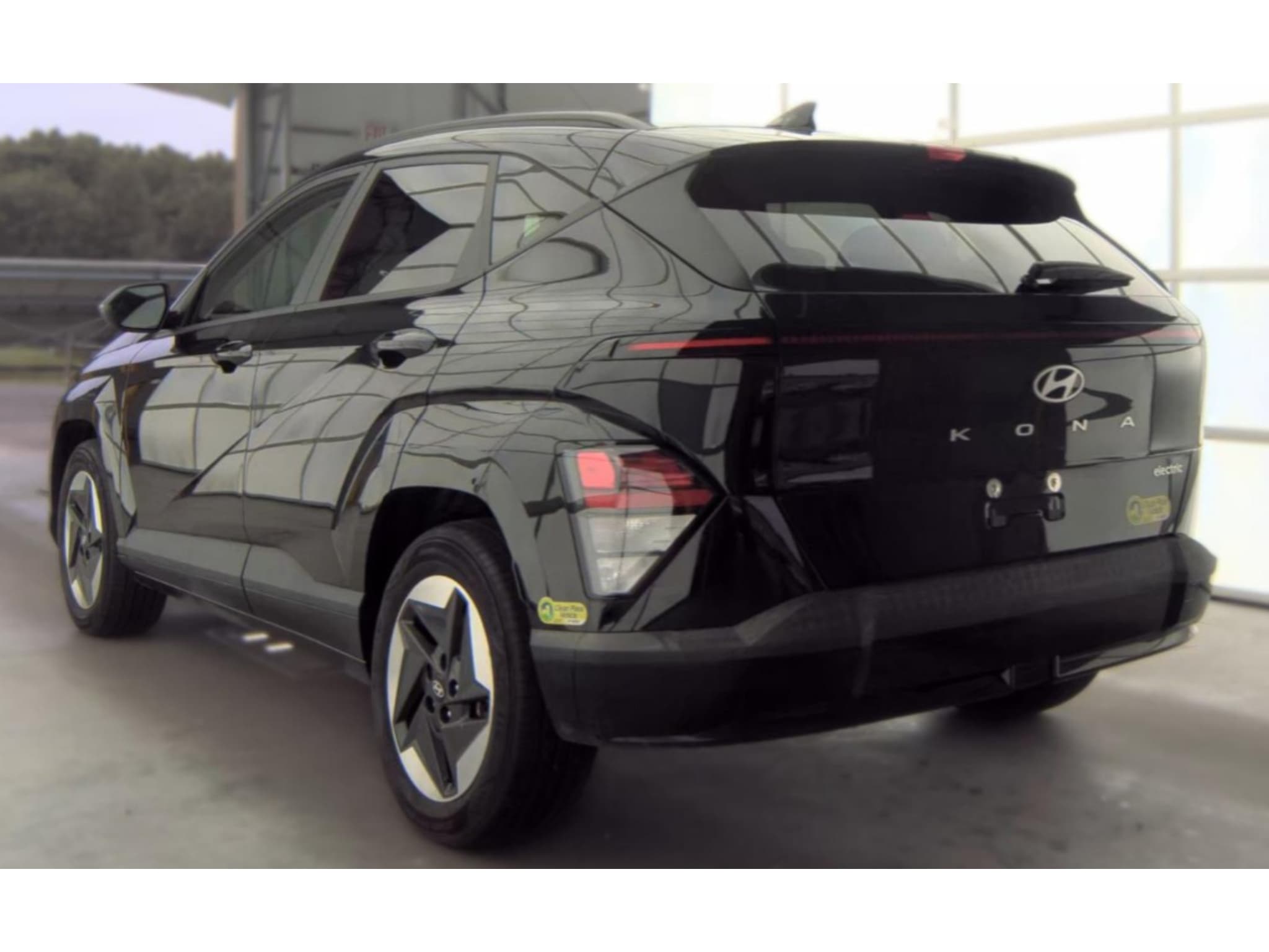2024 Hyundai Kona view 4