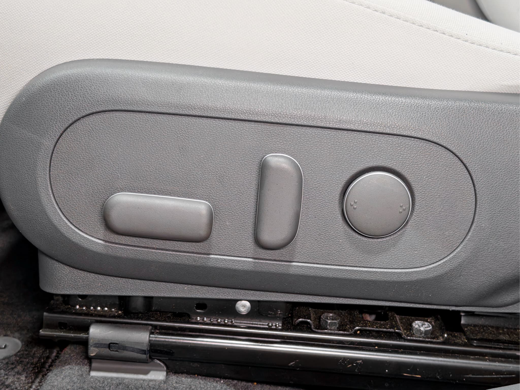 2024 Hyundai Kona view 6