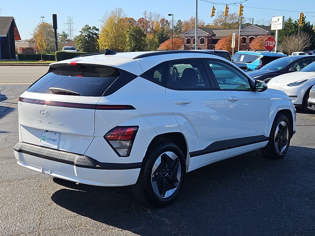 2024 Hyundai Kona view 3