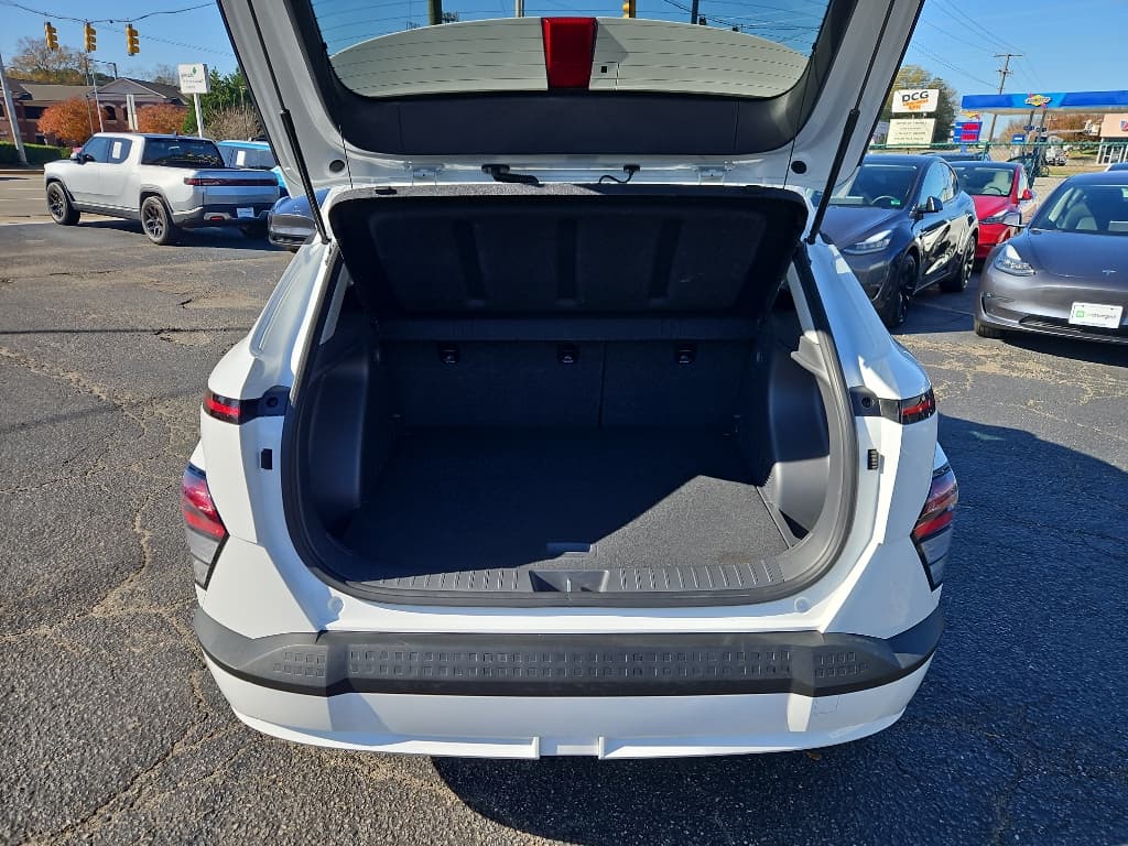 2024 Hyundai Kona view 24