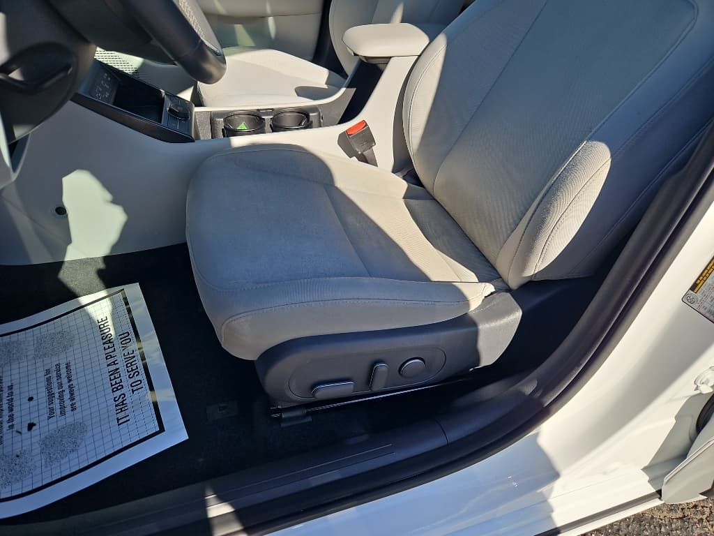 2024 Hyundai Kona view 7