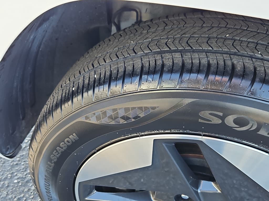 2024 Hyundai Kona view 34