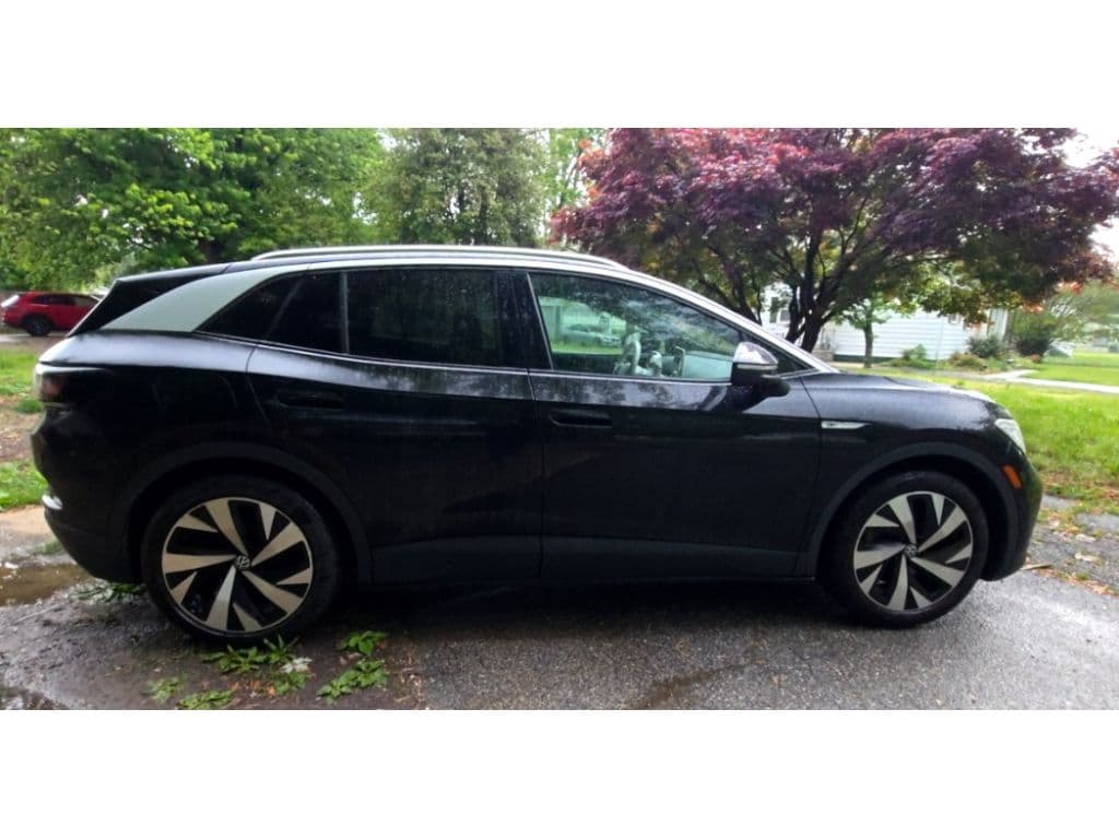 2021 Volkswagen ID.4 view 3