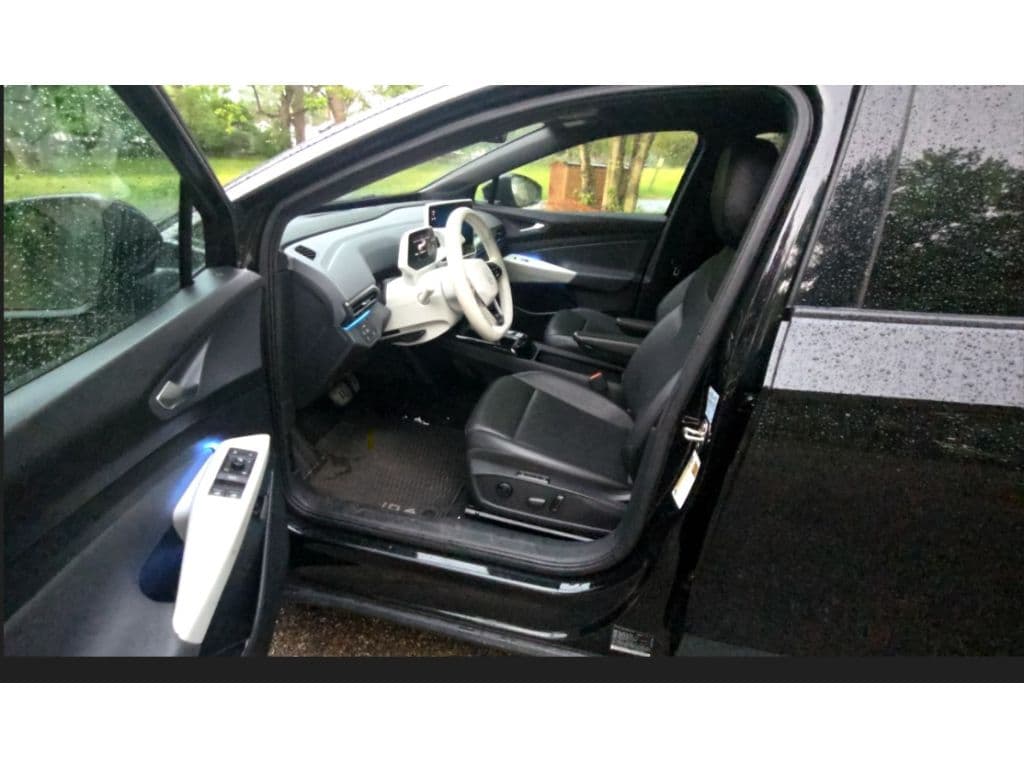 2021 Volkswagen ID.4 view 5