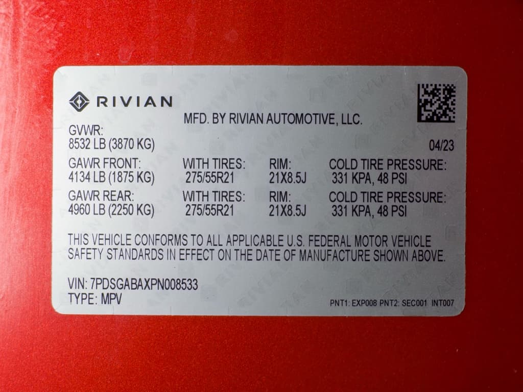 2023 Rivian R1S view 30