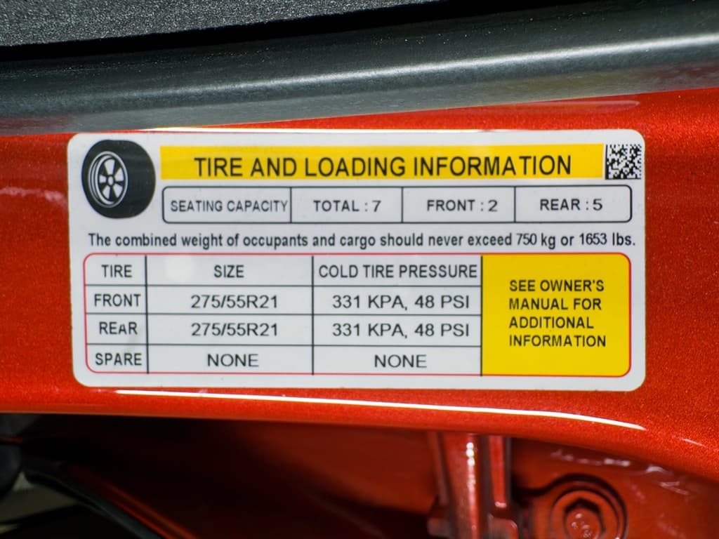 2023 Rivian R1S view 31