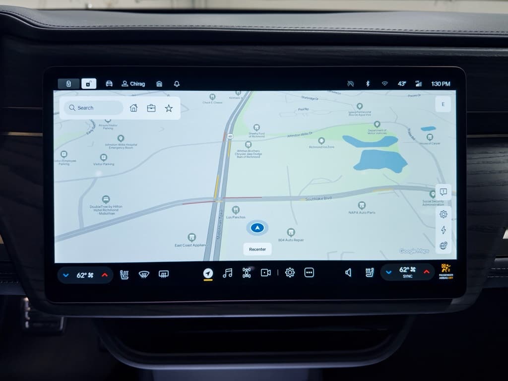 2023 Rivian R1S view 10