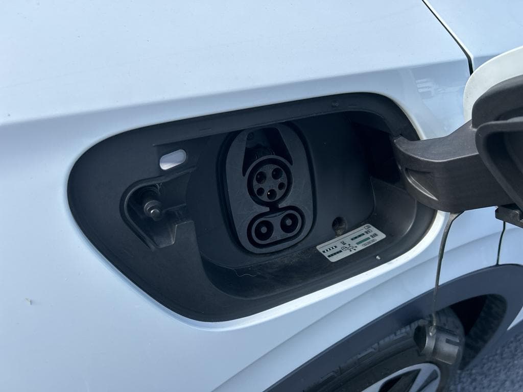 2021 Volkswagen ID.4 view 5