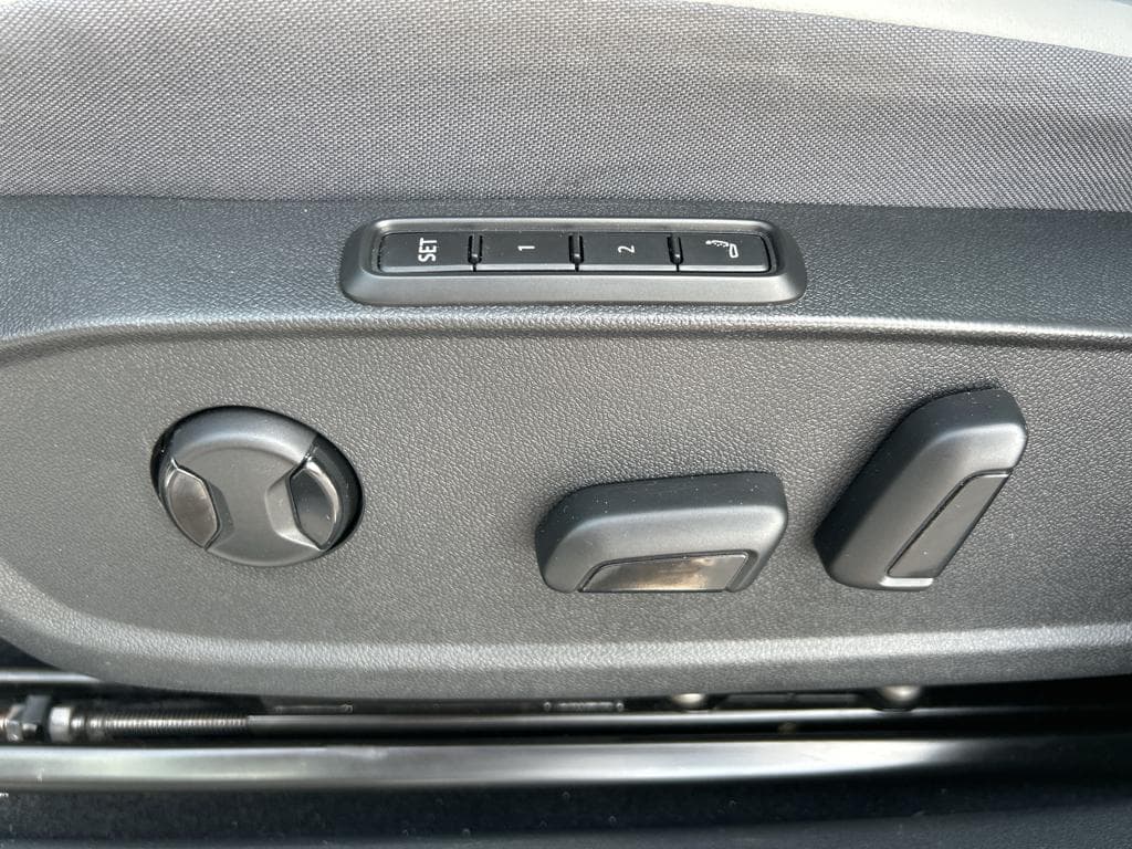 2021 Volkswagen ID.4 view 6
