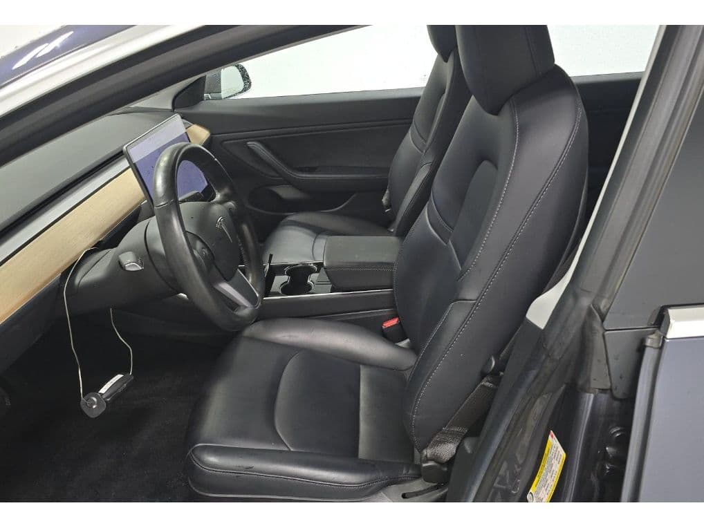 2018 Tesla Model 3 view 5