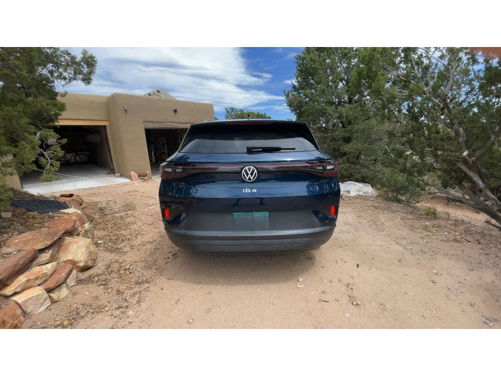 2023 Volkswagen ID.4 view 4