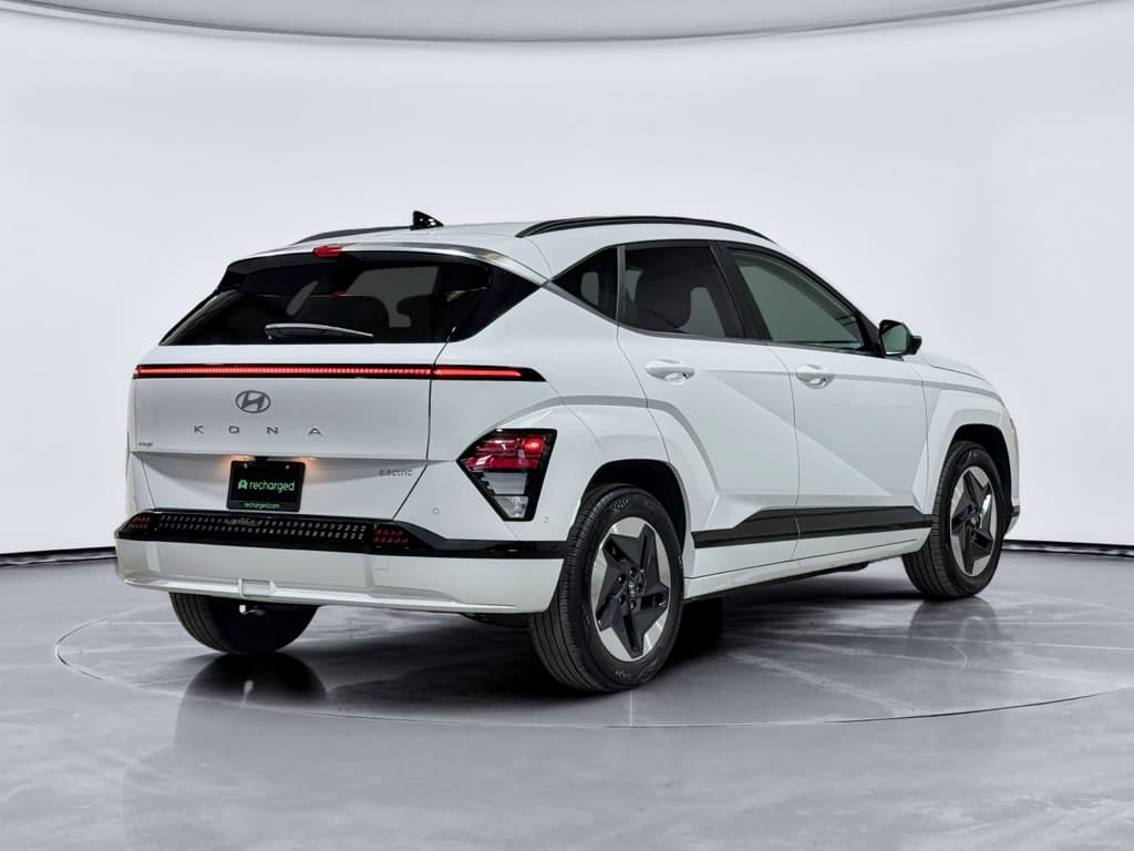 2024 Hyundai Kona view 3