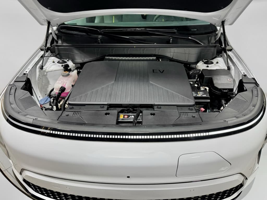 2024 Hyundai Kona view 27