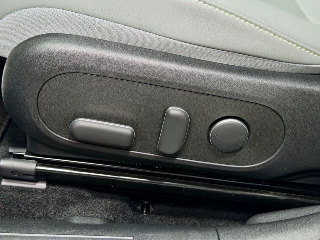 2024 Hyundai Kona view 7