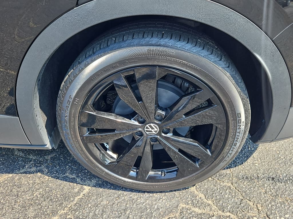 2021 Volkswagen ID.4 view 27