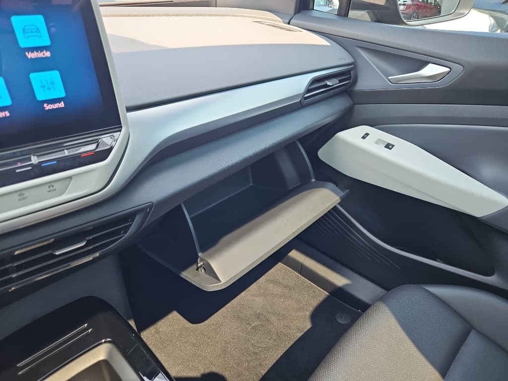 2021 Volkswagen ID.4 view 18