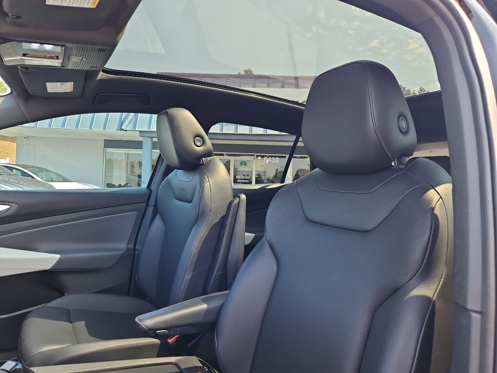 2021 Volkswagen ID.4 view 21