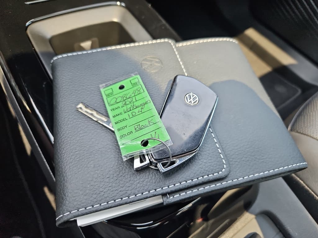 2021 Volkswagen ID.4 view 19