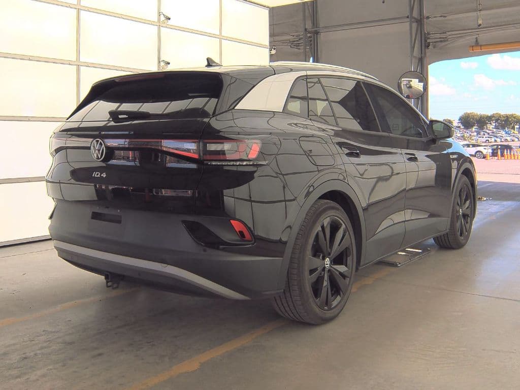 2021 Volkswagen ID.4 view 4